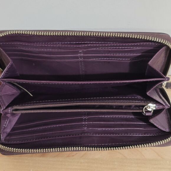 COACH - Continental Wallet - Leather Accordion Zip Around Wallet - Purple - Picture 3 of 7